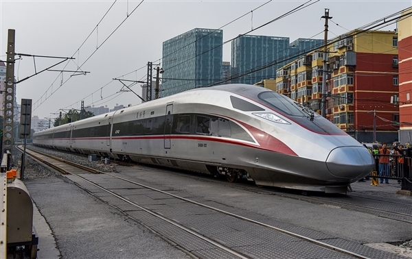 国铁集团：CR450高速列车商业运行速度将达到400km/h